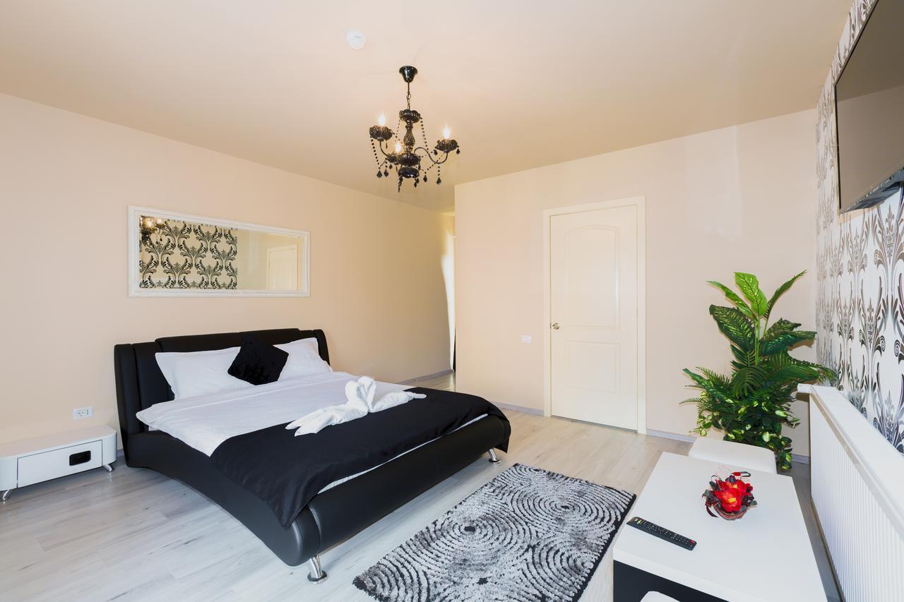 Vila Nicole Hotell Haţeg Exteriör bild